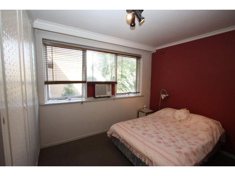 2/66-68 Chapel Street, St Kilda VIC 3182