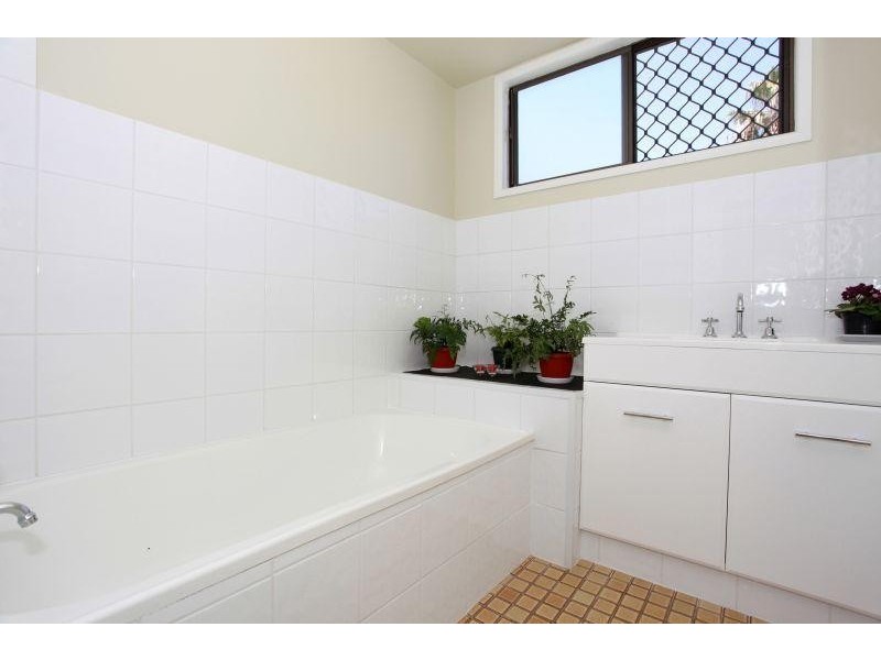 18 Lilly Pilly Street, Crestmead QLD 4132