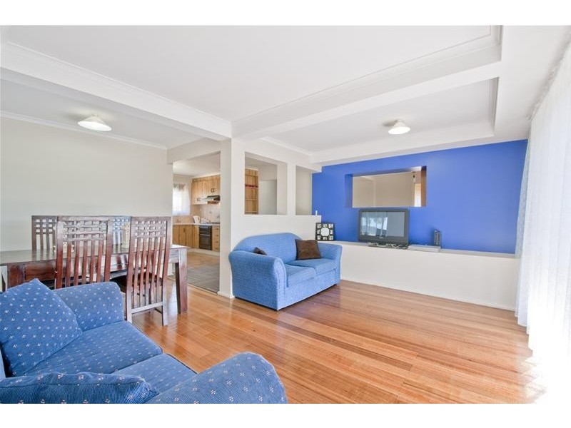 11 Rex Street, Kings Park VIC 3021