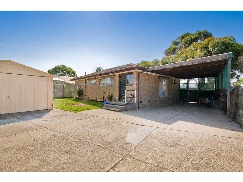 11 Rex Street, Kings Park VIC 3021