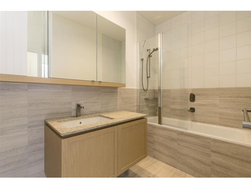 60a Kambrook Road, Caulfield VIC 3162