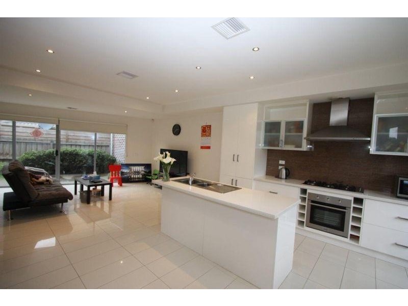 69 Stenhouse  Avenue, Brooklyn VIC 3012