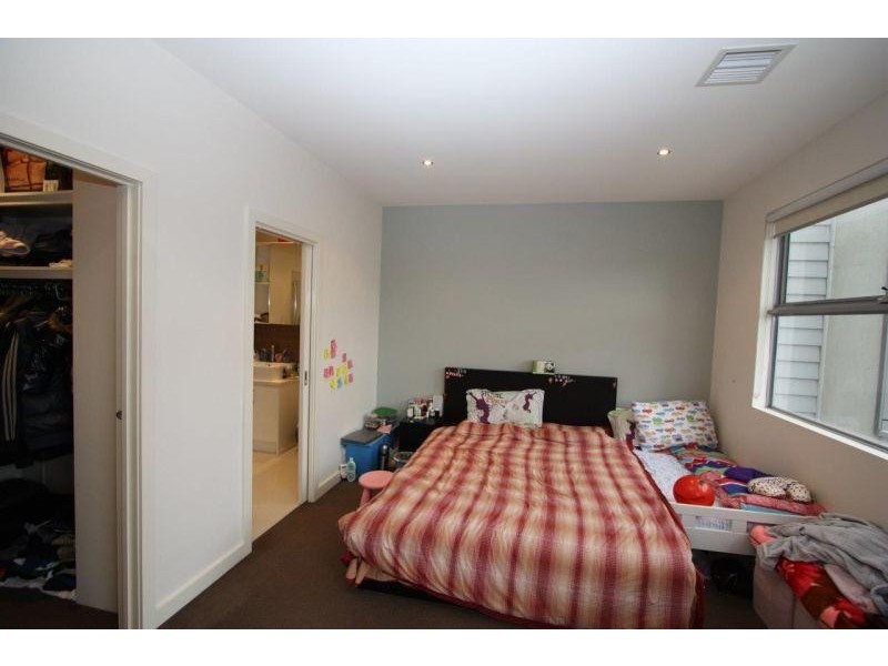 69 Stenhouse  Avenue, Brooklyn VIC 3012