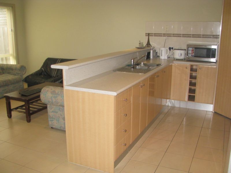 5/6 Lorraine Court, Hillside VIC 3037