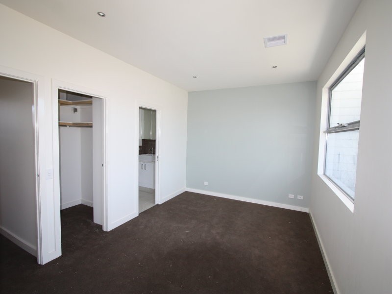 67 Stenhouse Avenue, Brooklyn VIC 3012