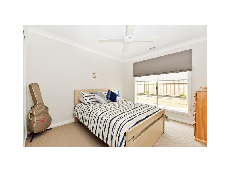 18 Robinia Close, Melton West VIC 3337