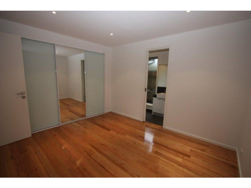 4/13 David Street, Altona VIC 3018