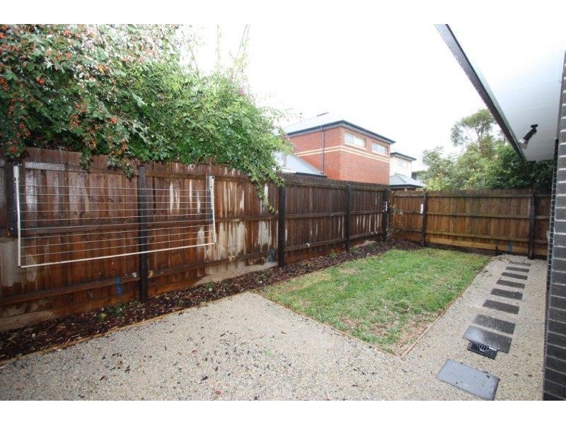 4/13 David Street, Altona VIC 3018