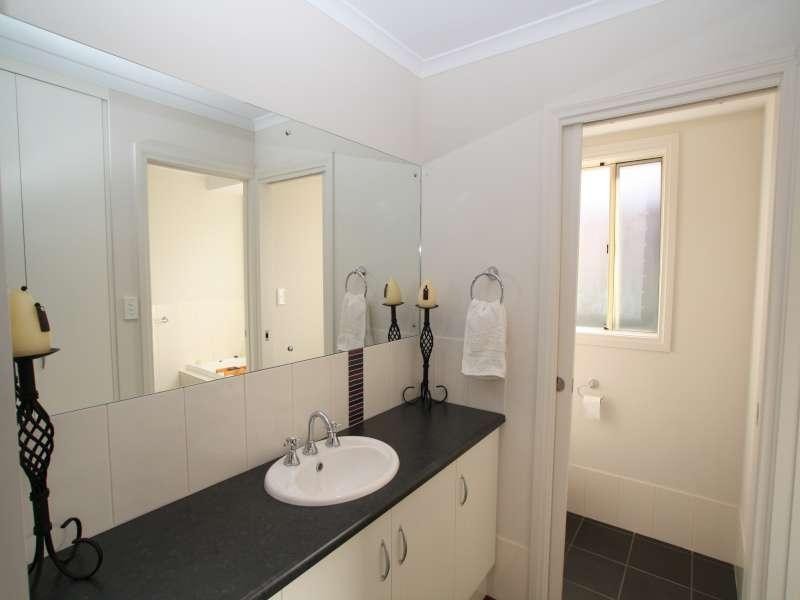 15 Strathford Way, Strathalbyn SA 5255