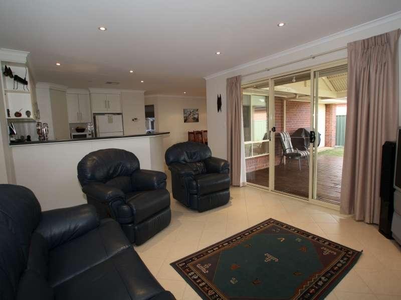 15 Strathford Way, Strathalbyn SA 5255