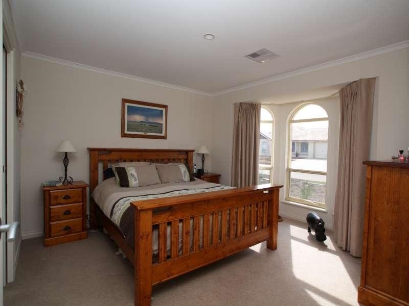 15 Strathford Way, Strathalbyn SA 5255