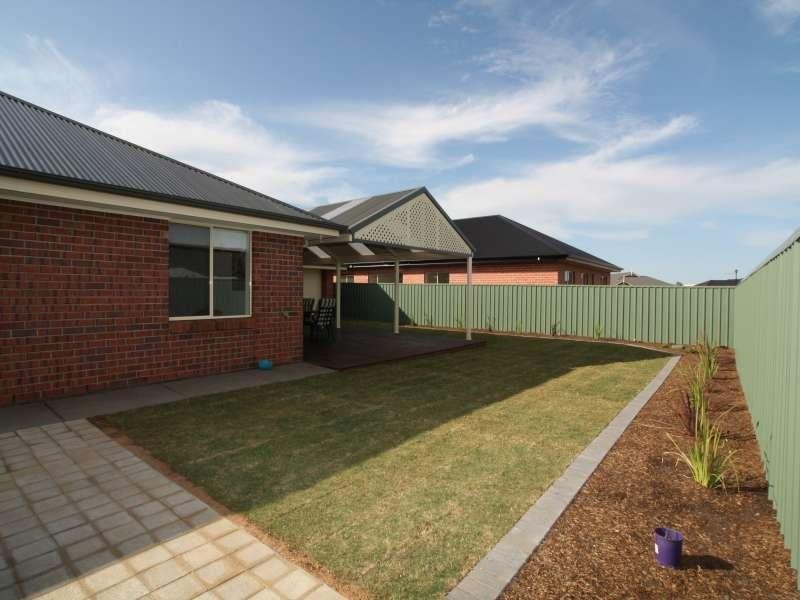 15 Strathford Way, Strathalbyn SA 5255