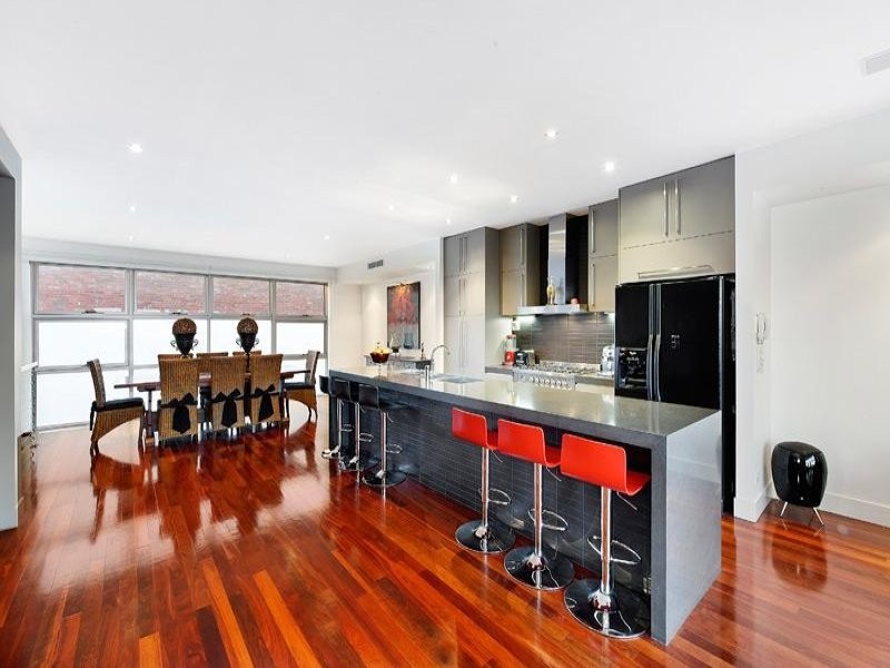 9 The Grove, Ascot Vale VIC 3032