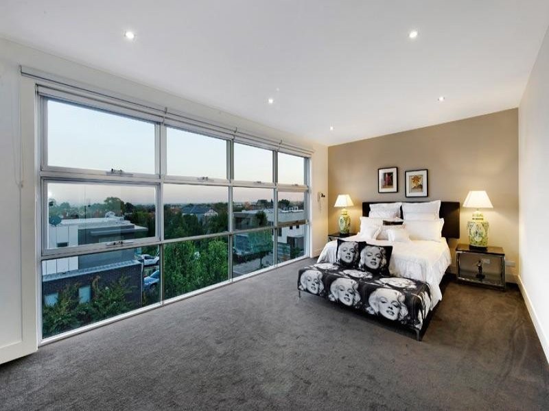 9 The Grove, Ascot Vale VIC 3032