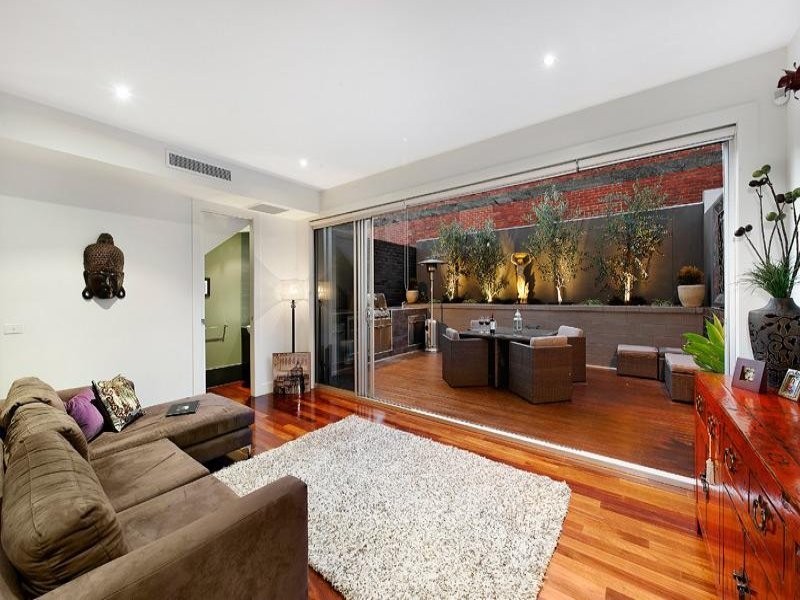 9 The Grove, Ascot Vale VIC 3032