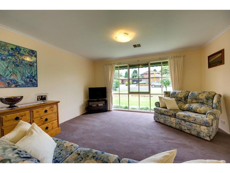 38 Valleyview Drive, Rowville VIC 3178