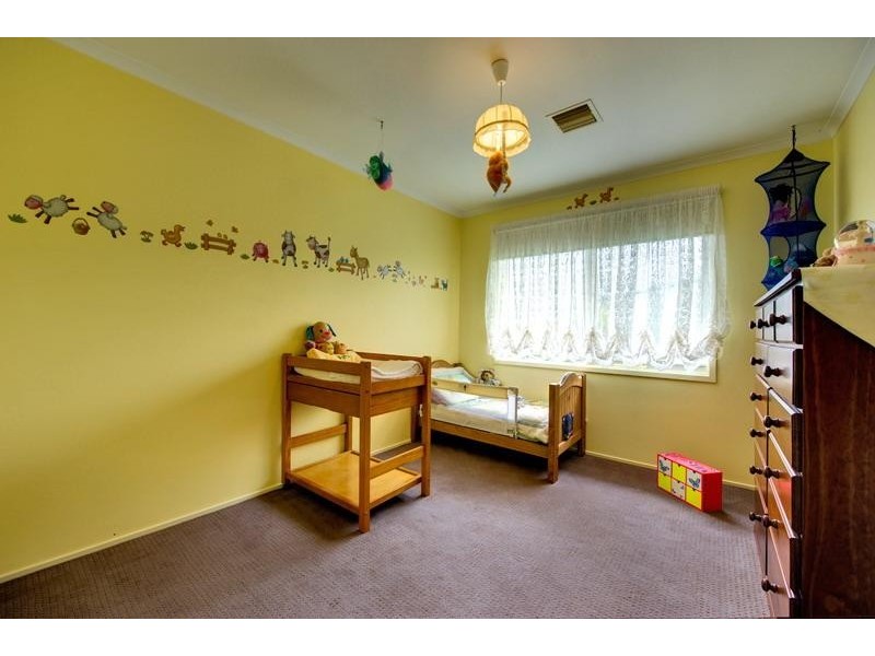 38 Valleyview Drive, Rowville VIC 3178