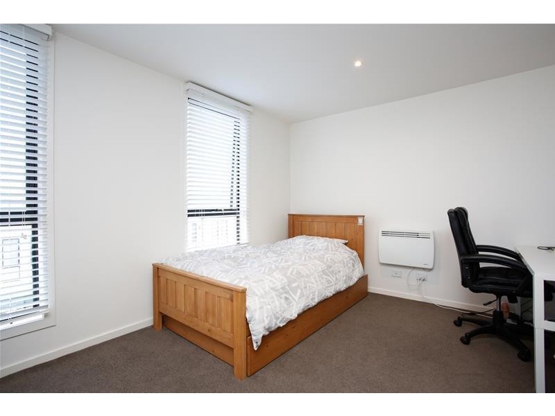 38 Central Park  Walk, Cheltenham VIC 3192