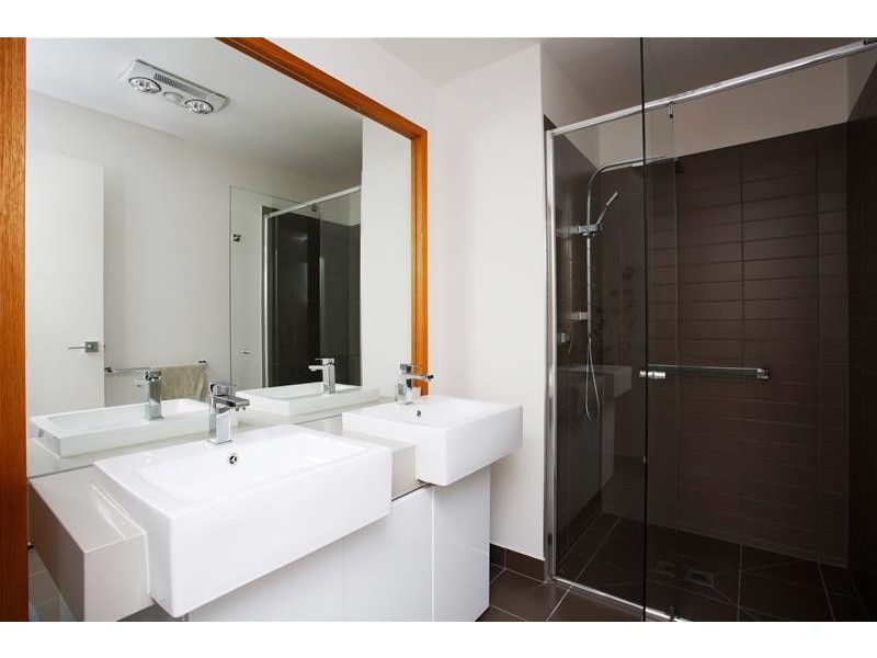 38 Central Park  Walk, Cheltenham VIC 3192