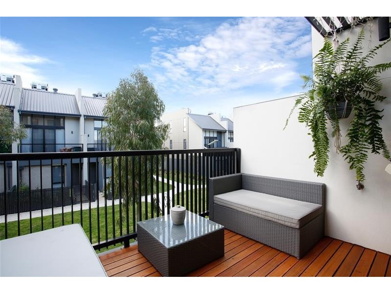 38 Central Park  Walk, Cheltenham VIC 3192