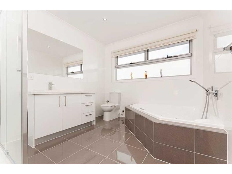 23 Essence Parkway, Craigieburn VIC 3064