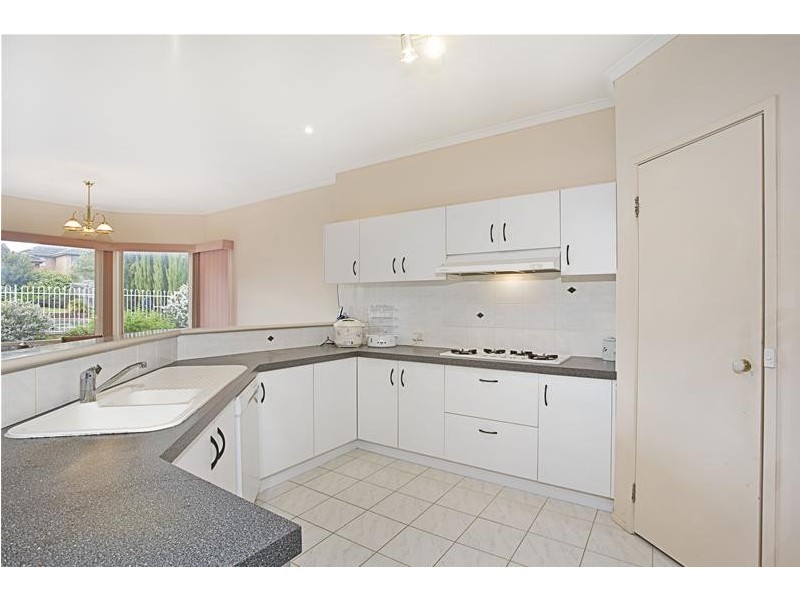 27 Coleman Road, Wantirna South VIC 3152