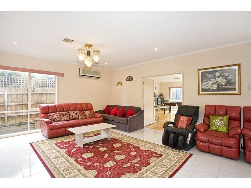 27 Coleman Road, Wantirna South VIC 3152