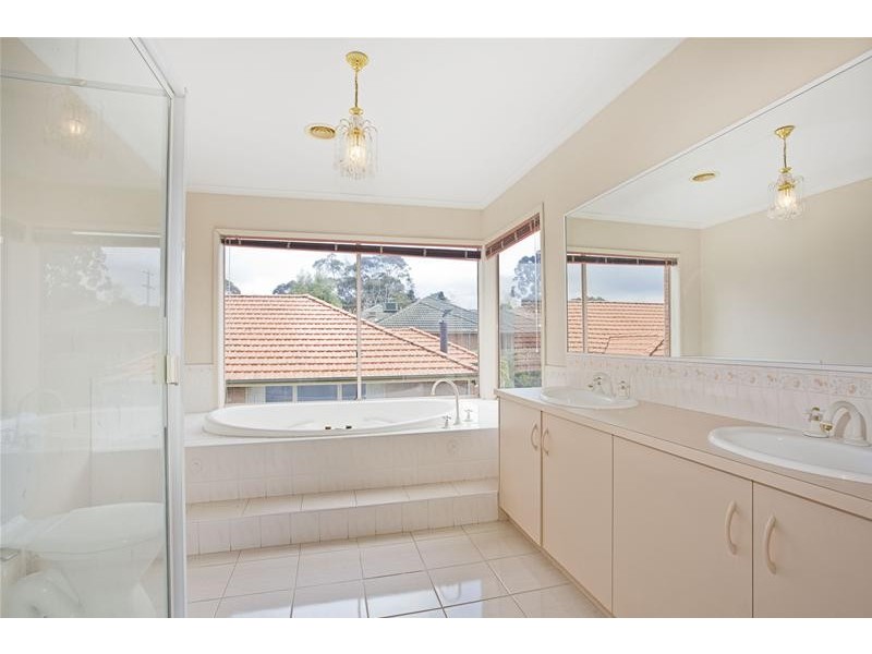 27 Coleman Road, Wantirna South VIC 3152