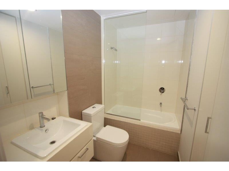 105/402-404 Dandenong Road, Caulfield North VIC 3161