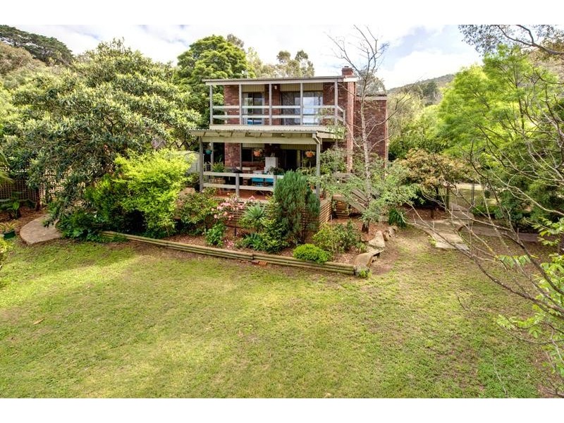 7 Hilltop Road, Upper Ferntree Gully VIC 3156