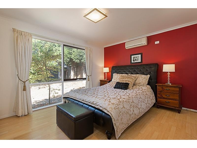 10 Lakeview Avenue, Rowville VIC 3178