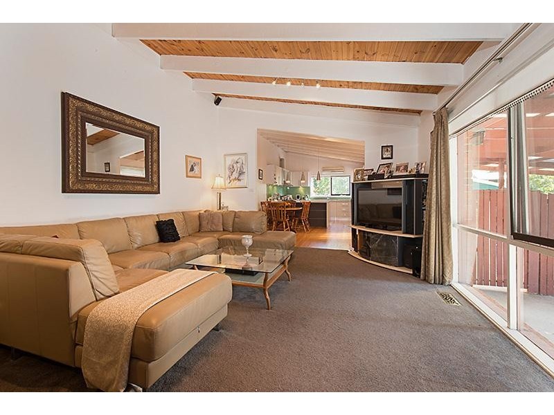 10 Lakeview Avenue, Rowville VIC 3178