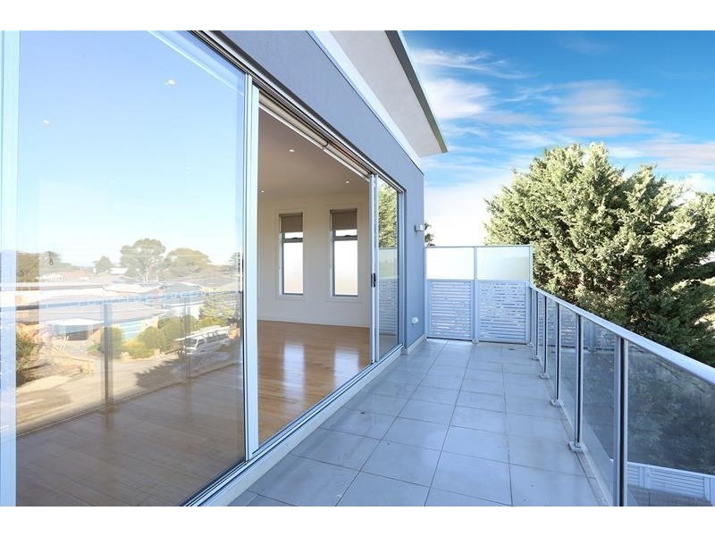 201/135 Lower Dandenong Road, Mentone VIC 3194