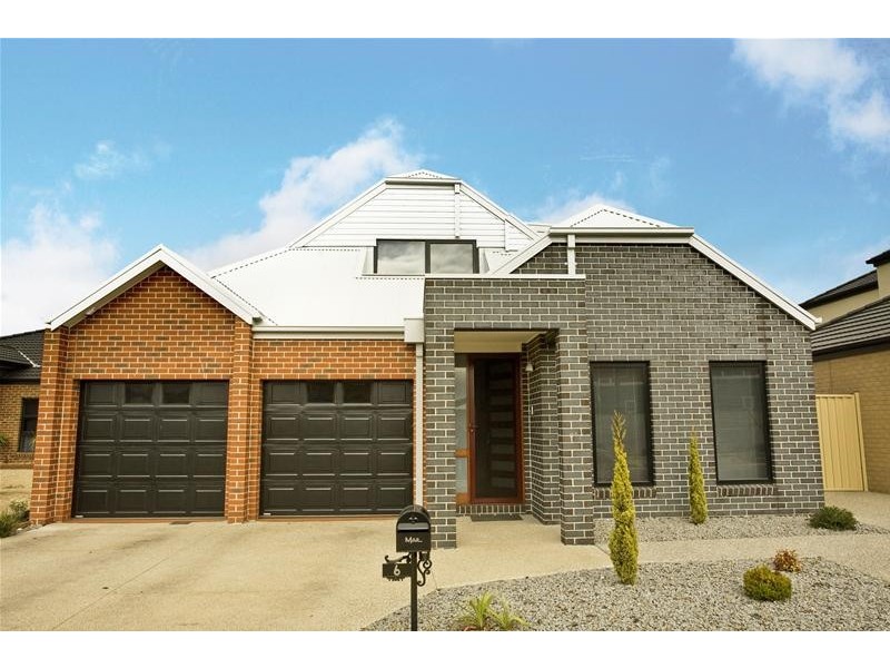 6 Ivan James Place, Caroline Springs VIC 3023