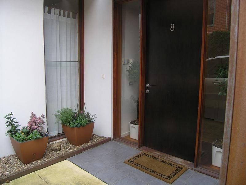 8/4 Westbury Grove, St Kilda East VIC 3183