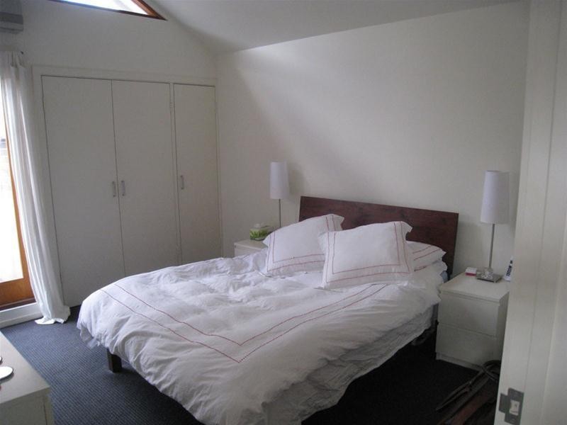 8/4 Westbury Grove, St Kilda East VIC 3183