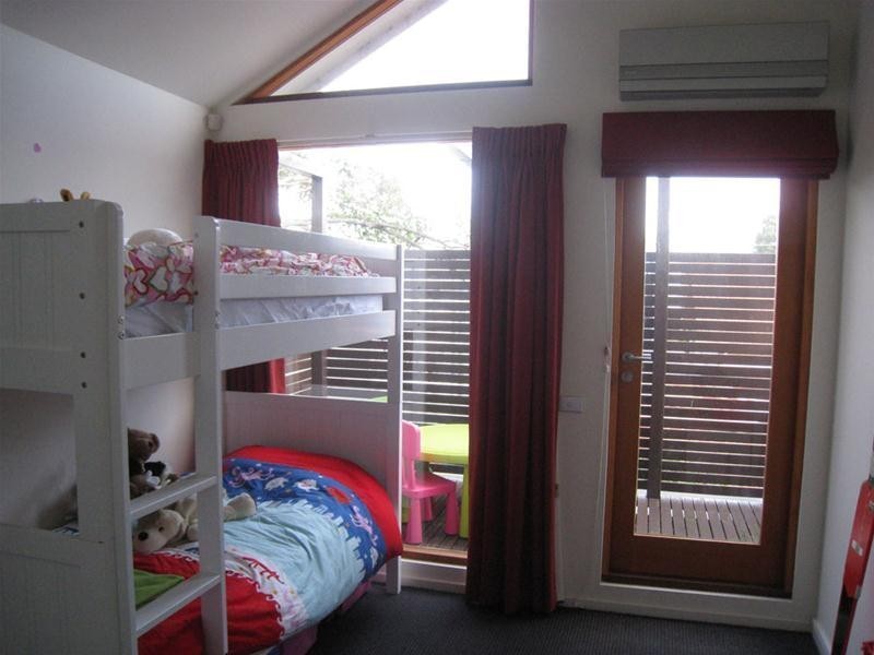 8/4 Westbury Grove, St Kilda East VIC 3183