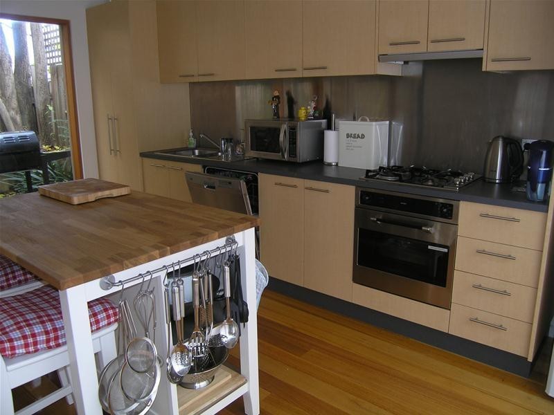 8/4 Westbury Grove, St Kilda East VIC 3183