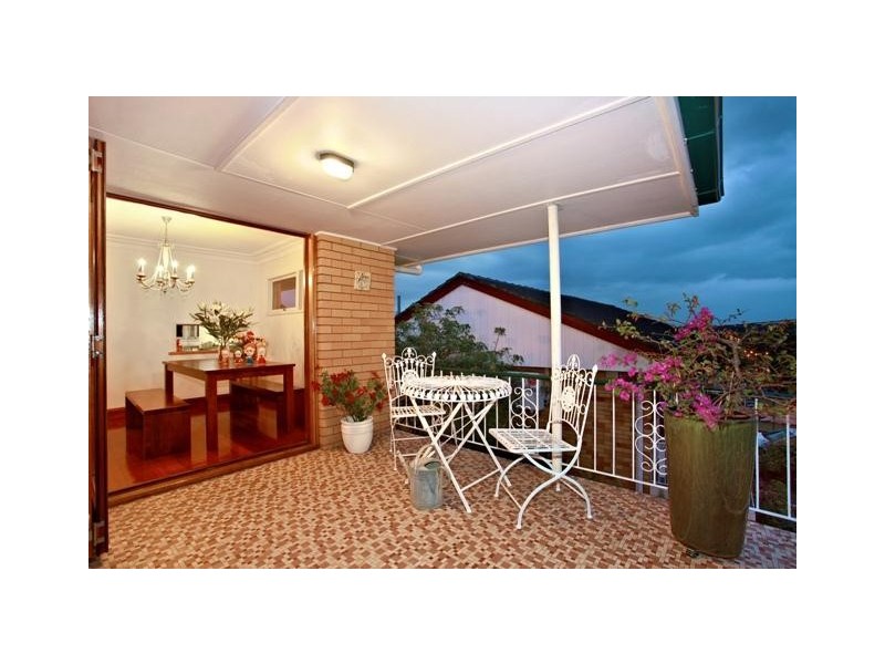 236 Broadwater Road, Mansfield QLD 4122