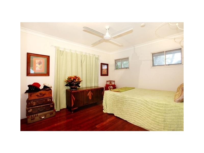 236 Broadwater Road, Mansfield QLD 4122