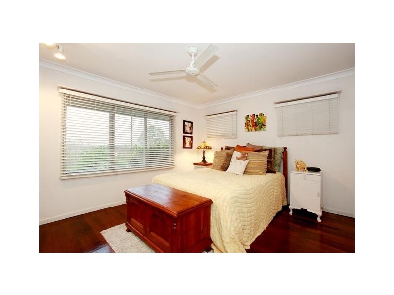 236 Broadwater Road, Mansfield QLD 4122