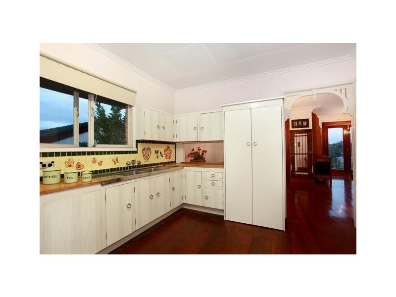 236 Broadwater Road, Mansfield QLD 4122