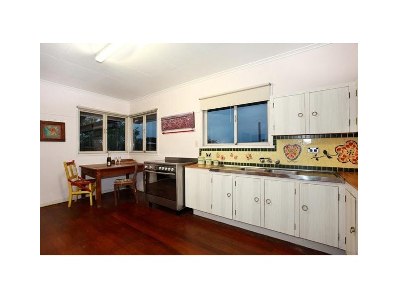 236 Broadwater Road, Mansfield QLD 4122