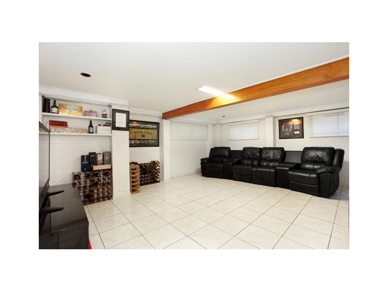 236 Broadwater Road, Mansfield QLD 4122