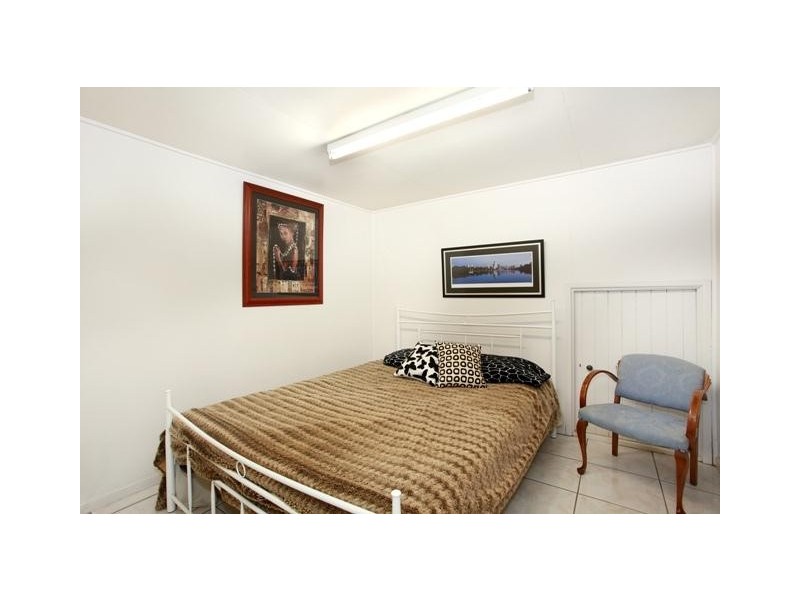 236 Broadwater Road, Mansfield QLD 4122