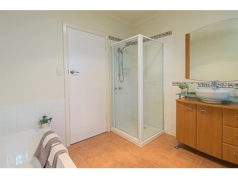 1/19 Bungalook  Road, Bayswater North VIC 3153