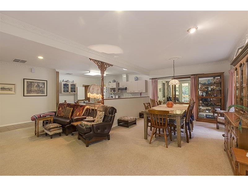 17 Bowen Avenue, The Basin VIC 3154