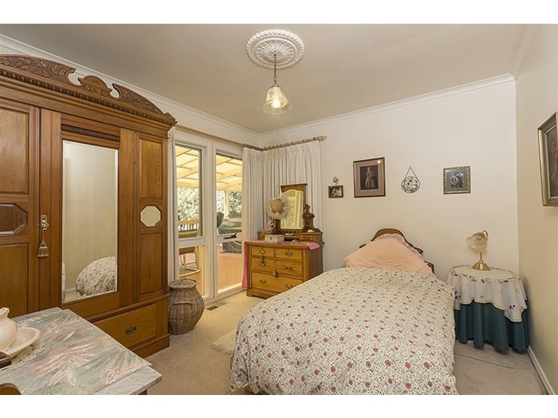 17 Bowen Avenue, The Basin VIC 3154