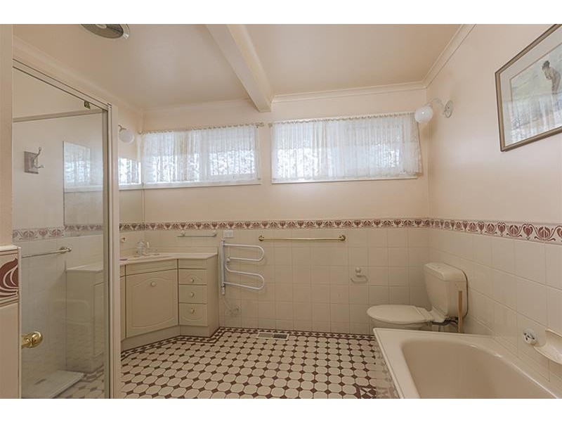 17 Bowen Avenue, The Basin VIC 3154