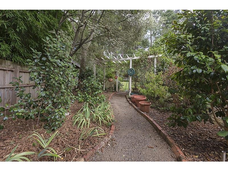 17 Bowen Avenue, The Basin VIC 3154